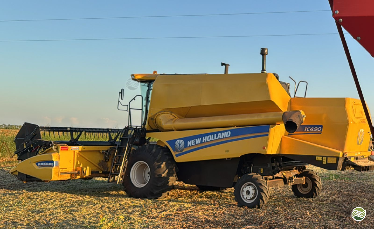 COLHEITADEIRA NEW HOLLAND TX 4.90 Machine Tratores LAVRAS MINAS GERAIS MG